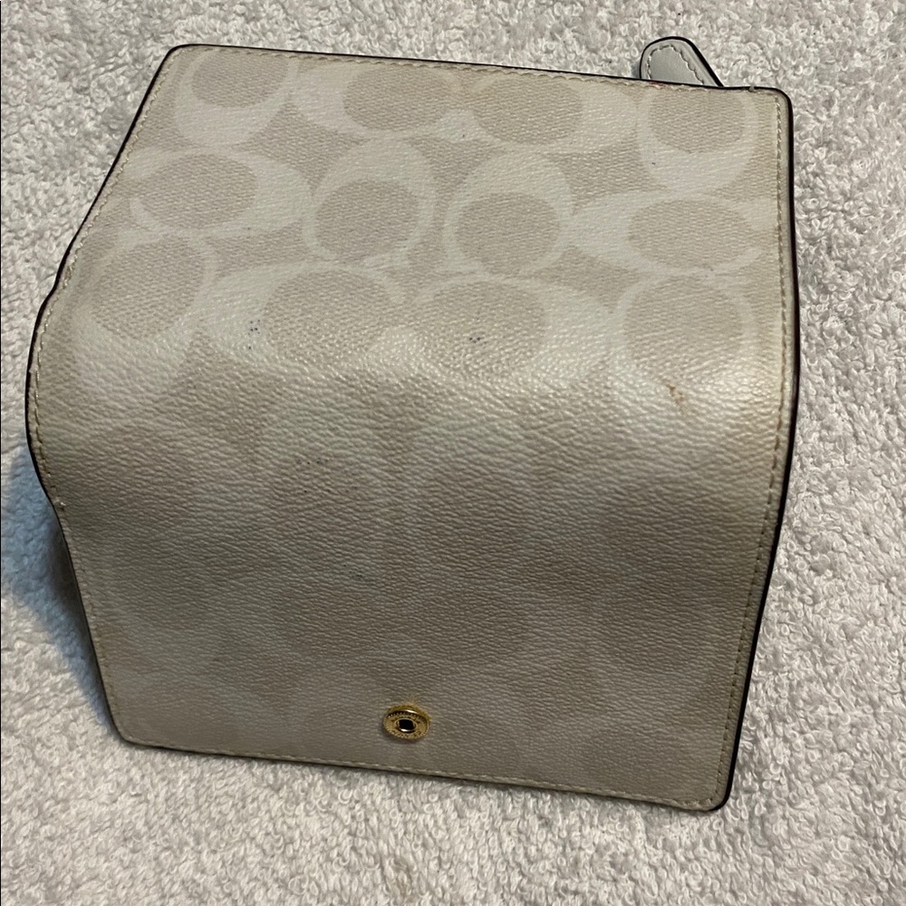 Coach Signature Wallet - Picture 10 of 12